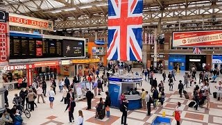 A Walk Through The London Victoria Station London England [upl. by Fleda]